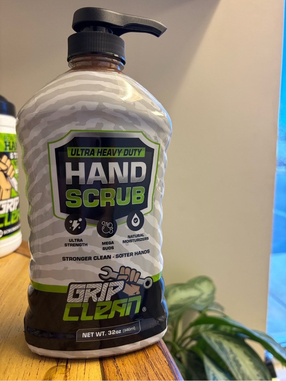Ultra Heavy Duty Hand Scrub - White & Black